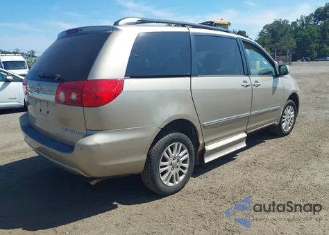 2010 Toyota Sienna Limited z USA, uszkodzony, nr VIN 5TDYK4CC3AS332779